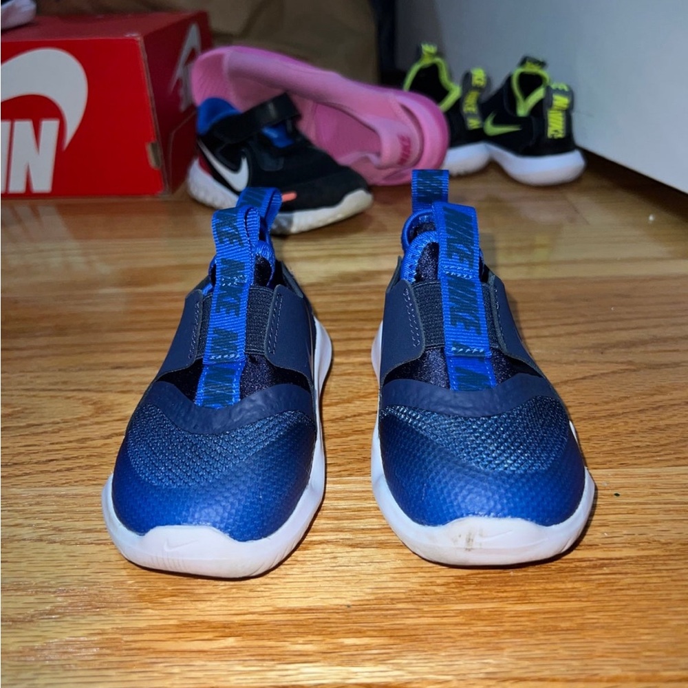 Nike toddler sneakers